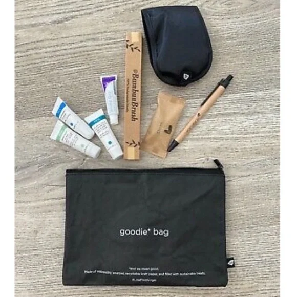 NWT New first-class Virgin Airlines goodie* bag Amenities Kit - Picture 2 of 7